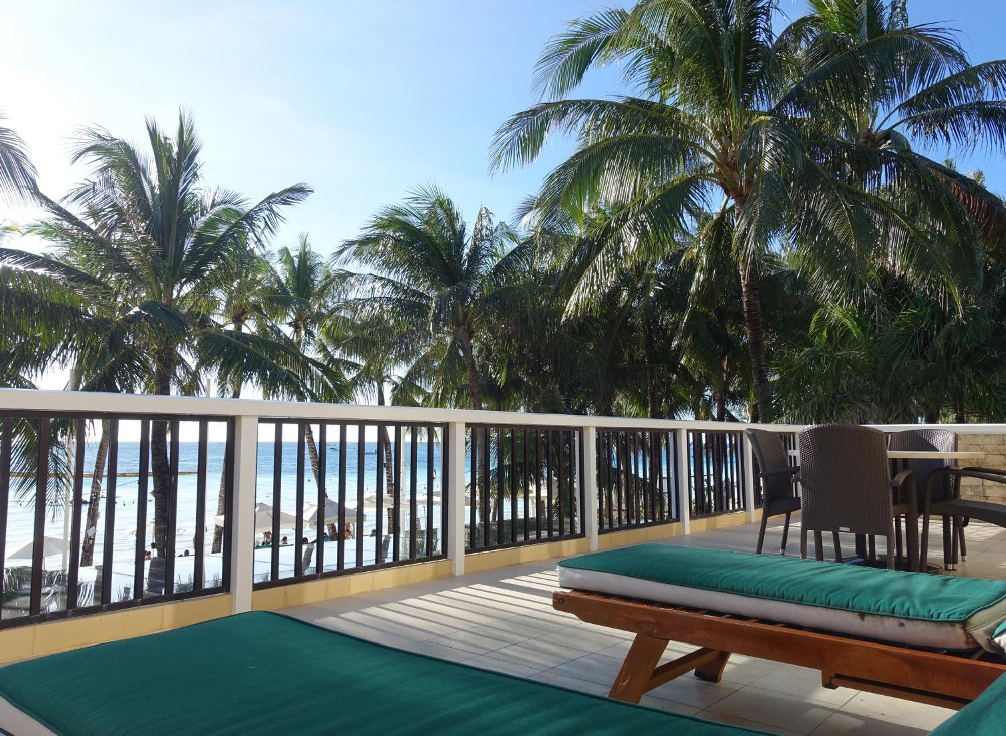 Henann Regency Resort And Spa Balabag  Exteriér fotografie View of the beach from the hotel