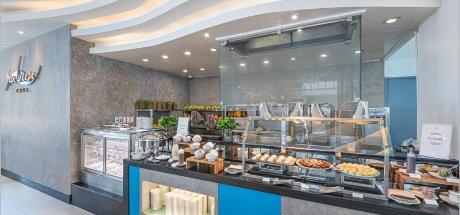 Henann Regency Resort And Spa Balabag  Exteriér fotografie The buffet at the hotel